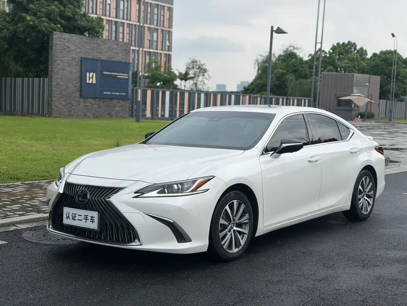 Lexus ES, 2020