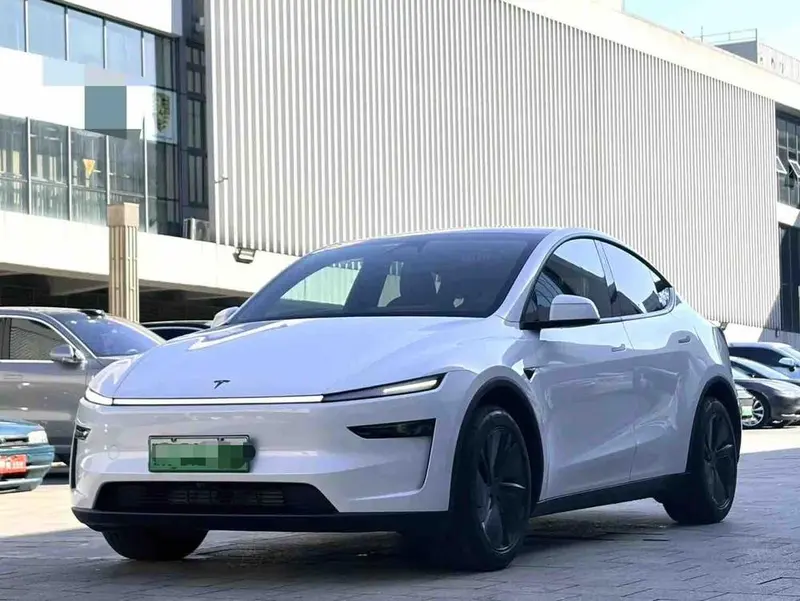 Tesla Model Y, 2026