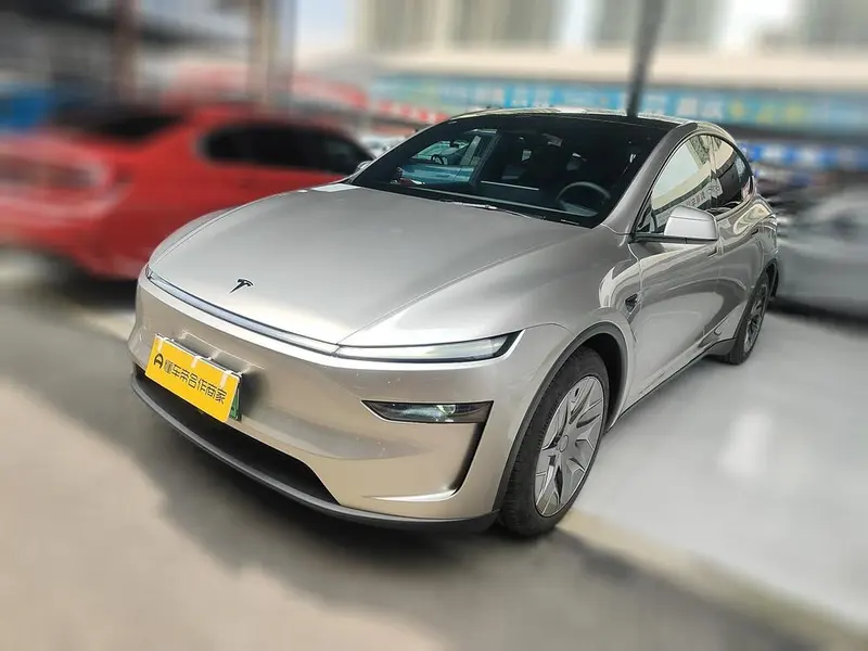 Tesla Model Y L, 2026
