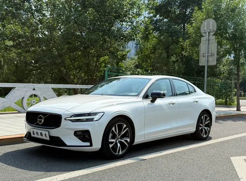 Volvo S60, 2025