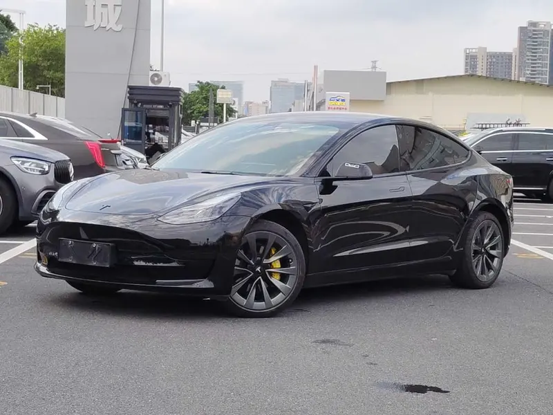 Tesla Model 3, 2022