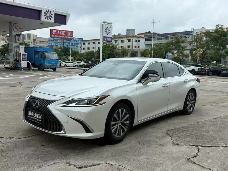 Lexus ES, 2020