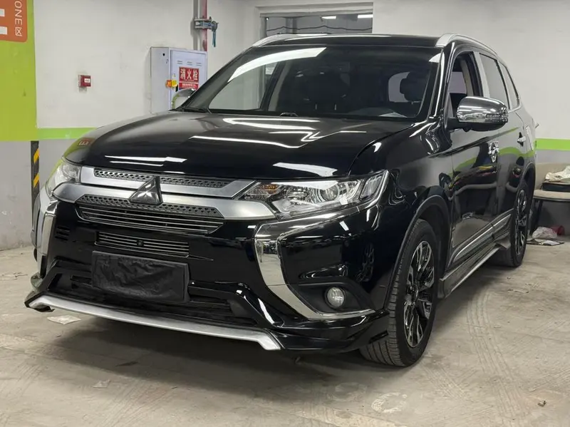 Mitsubishi Outlander, 2020