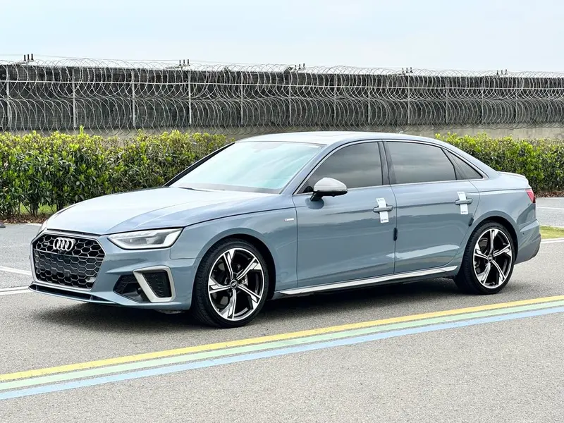 Audi A4L, 2022