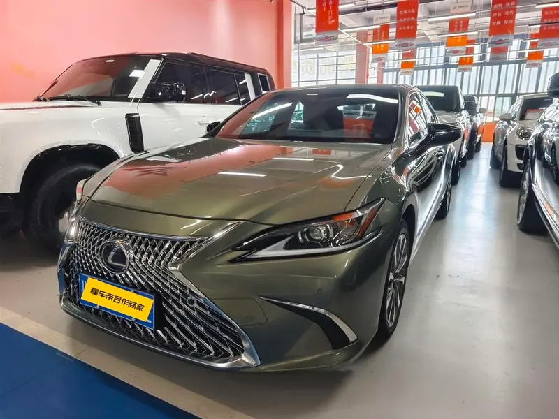 Lexus ES, 2021