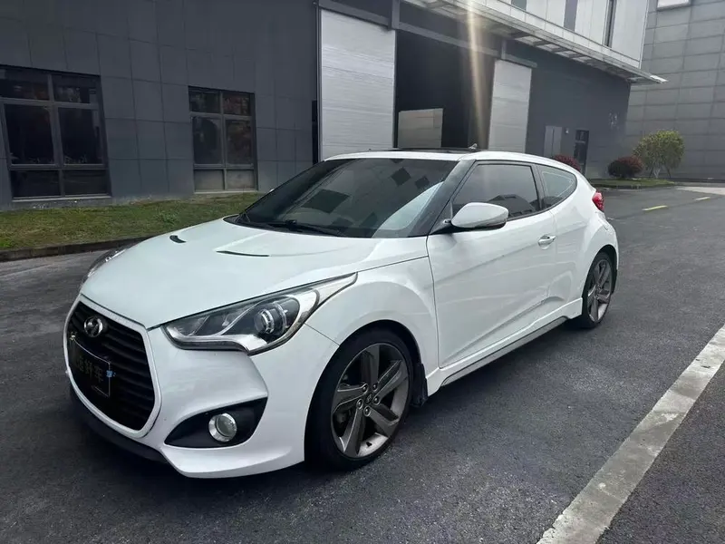 Hyundai Veloster, 2012