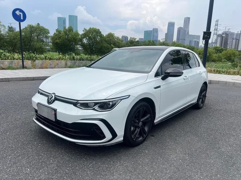 Volkswagen Golf, 2023
