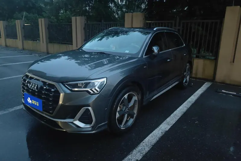 Audi Q3, 2022