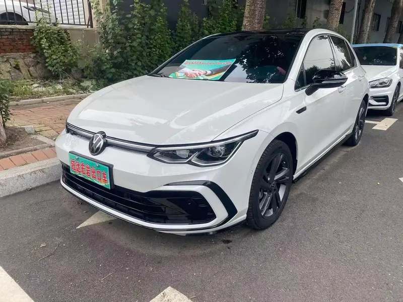 Volkswagen Golf, 2023