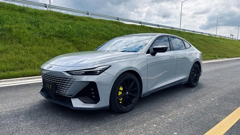 Changan UNI-V, 2022