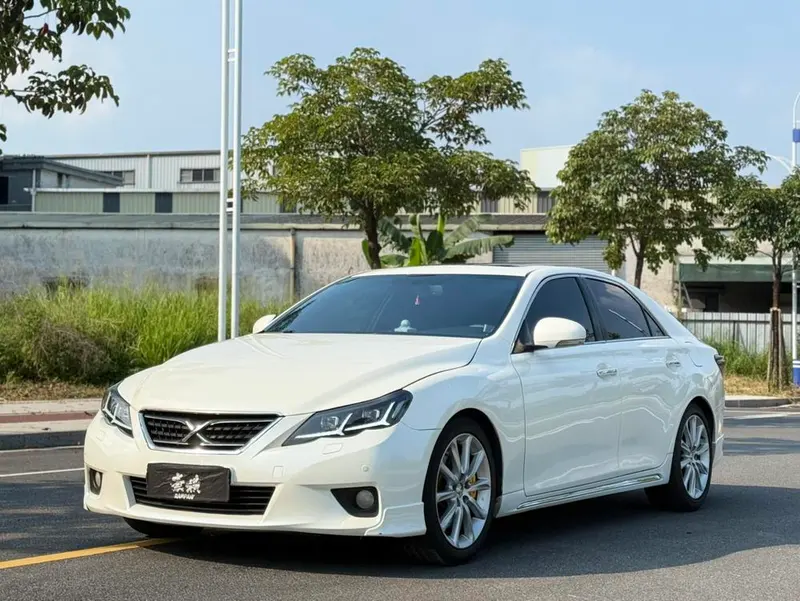 Toyota Reiz, 2010
