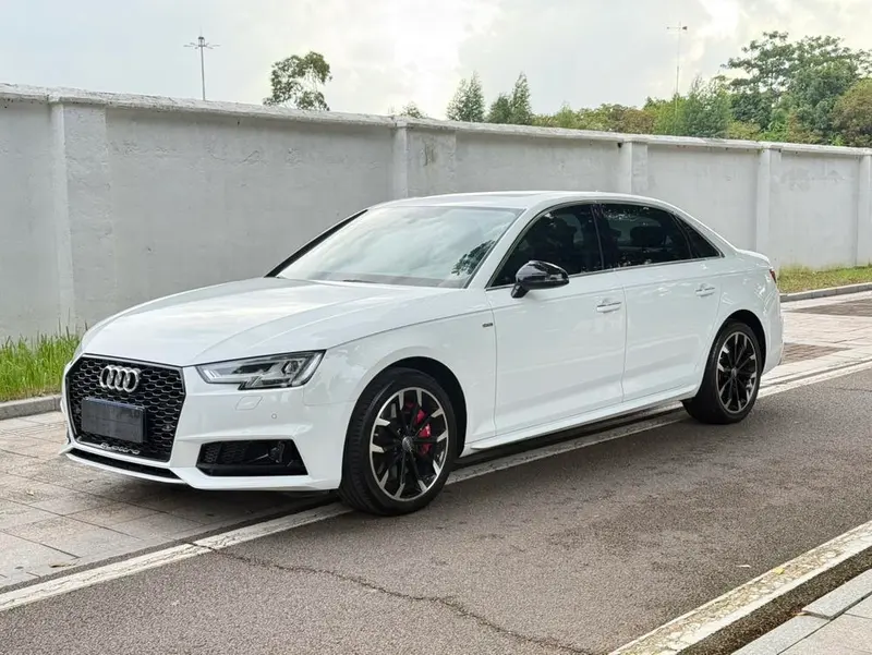 Audi A4L, 2018