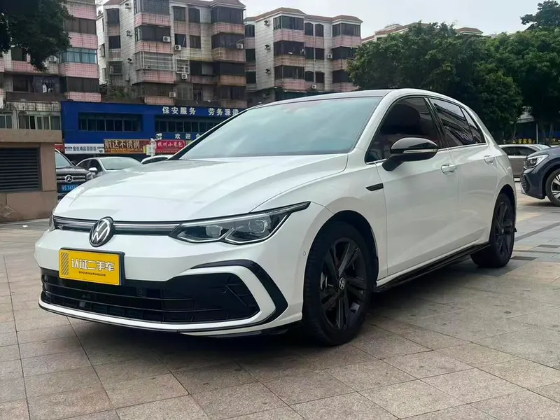 Volkswagen Golf, 2023