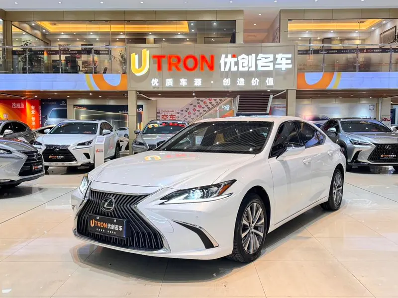Lexus ES, 2020