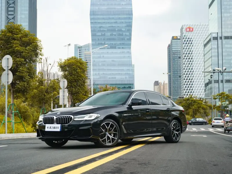 BMW 5-Series, 2022