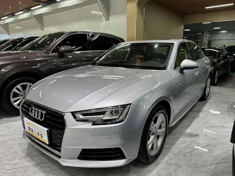 Audi A4L, 2017