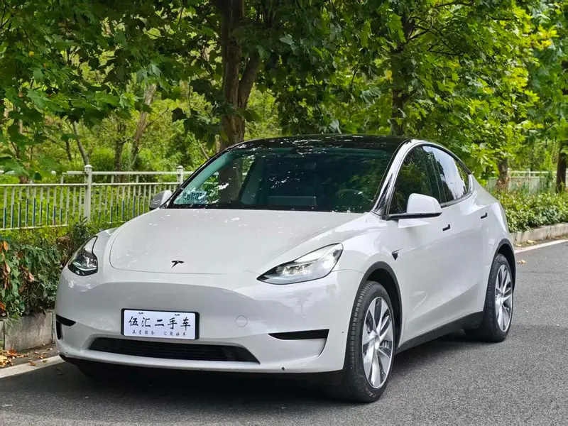 Tesla Model Y, 2022
