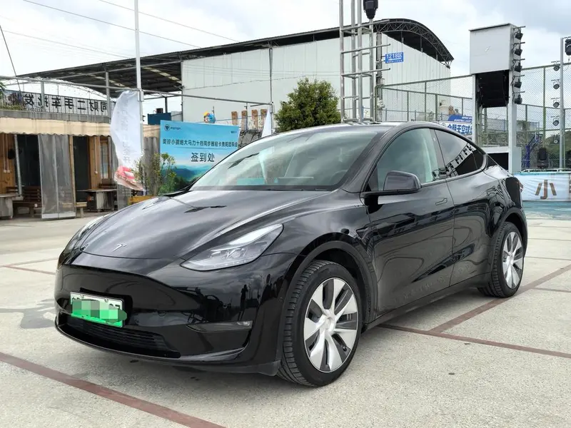 Tesla Model Y, 2022