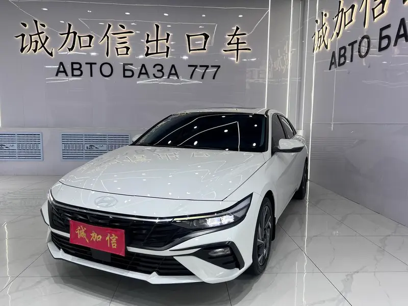 Hyundai Elantra, 2022