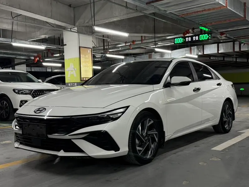Hyundai Elantra, 2023