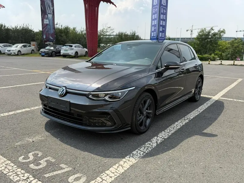 Volkswagen Golf, 2023