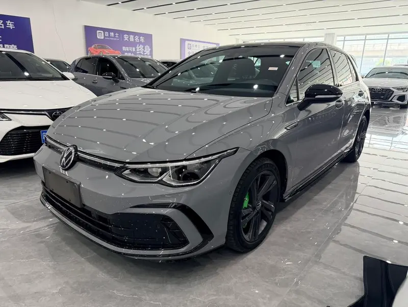 Volkswagen Golf, 2023