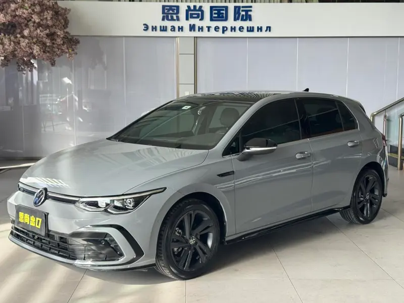Volkswagen Golf, 2022