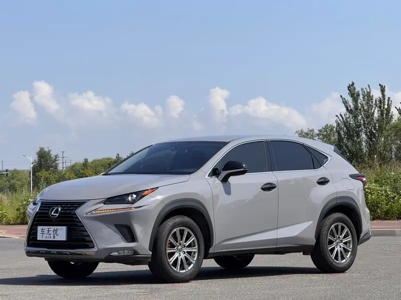 Lexus NX, 2020