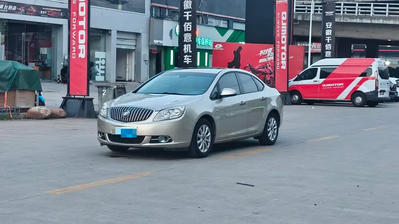 Buick Excelle, 2011