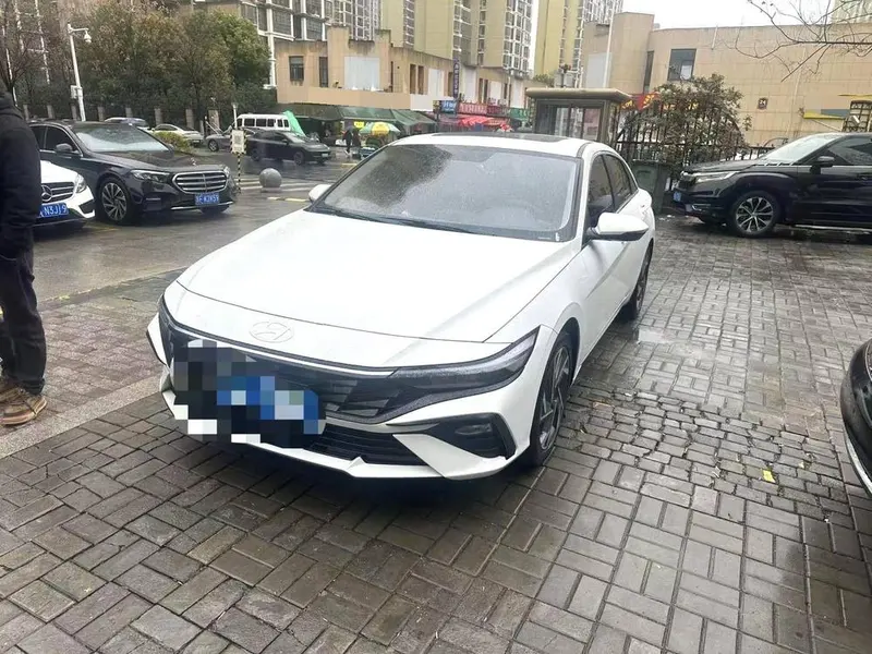 Hyundai Elantra, 2023