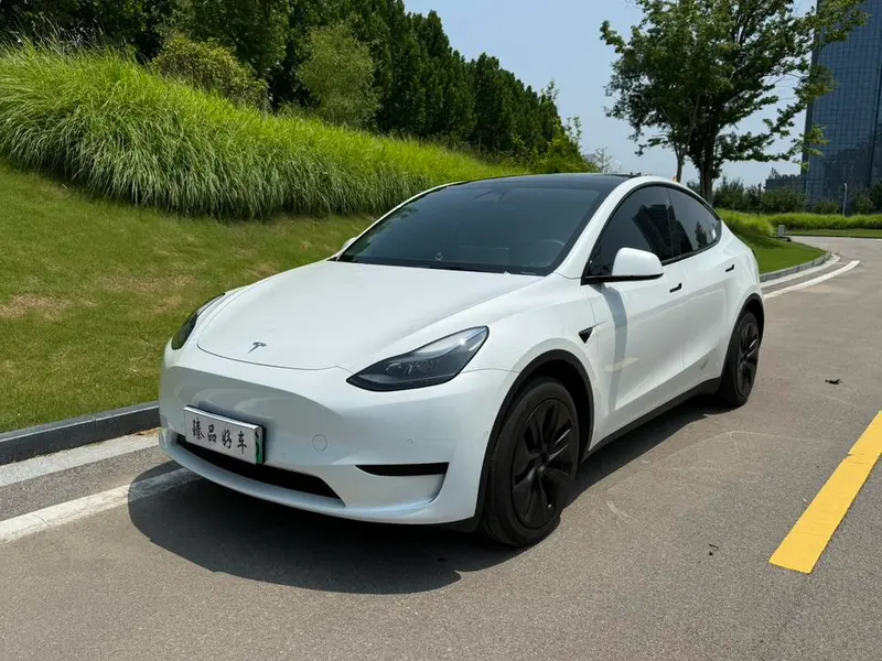 Tesla Model Y, 2023