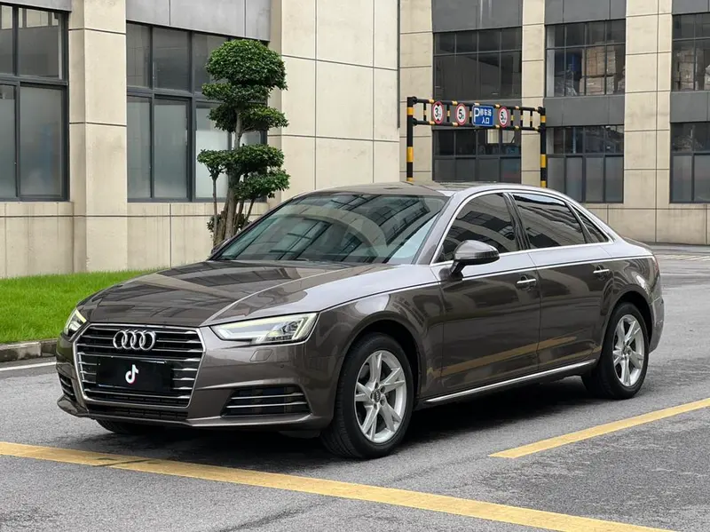 Audi A4L, 2018