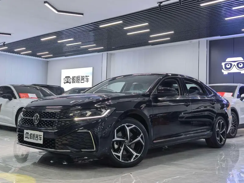 Volkswagen Passat, 2023