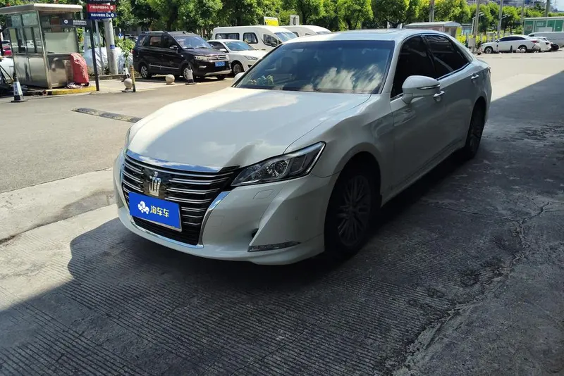 Toyota Crown, 2017