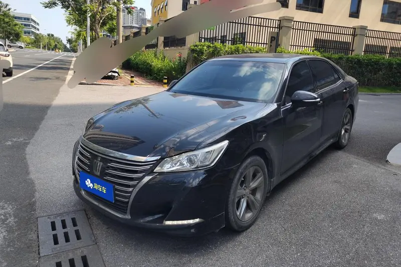 Toyota Crown, 2015