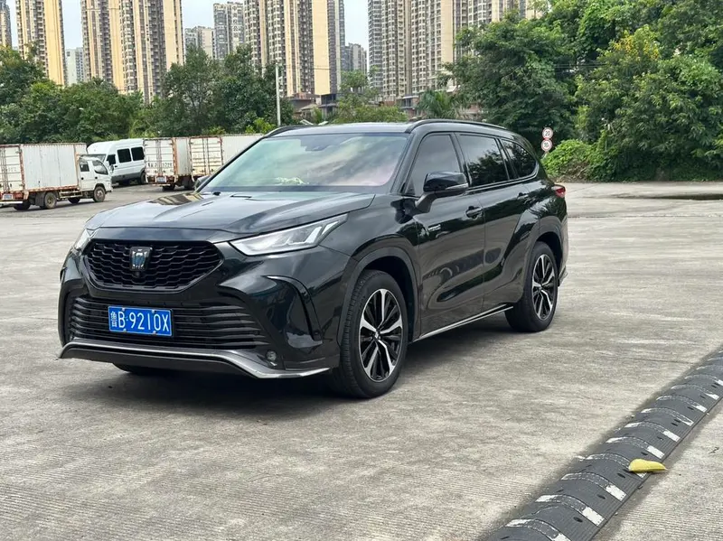 Toyota Crown Kluger, 2022