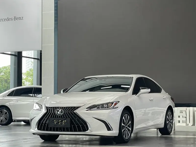 Lexus ES, 2024
