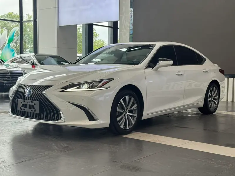 Lexus ES, 2018