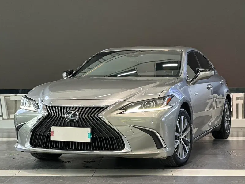 Lexus ES, 2021