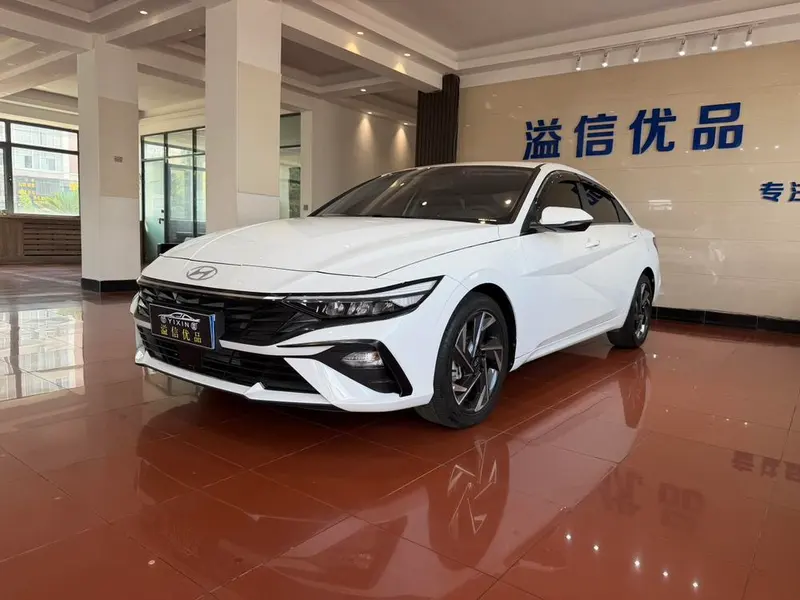 Hyundai Elantra, 2023
