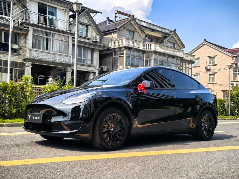 Tesla Model Y, 2023