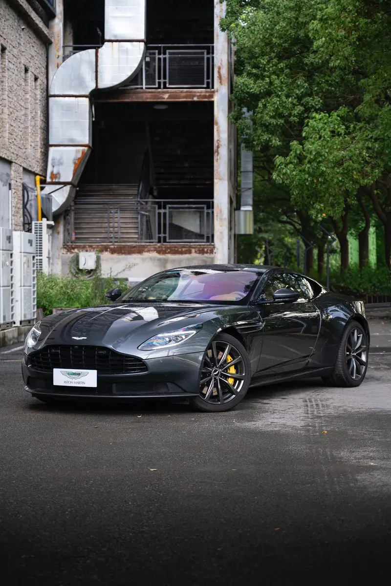 Aston Martin DB11, 2020