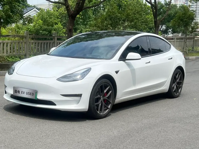 Tesla Model 3, 2022