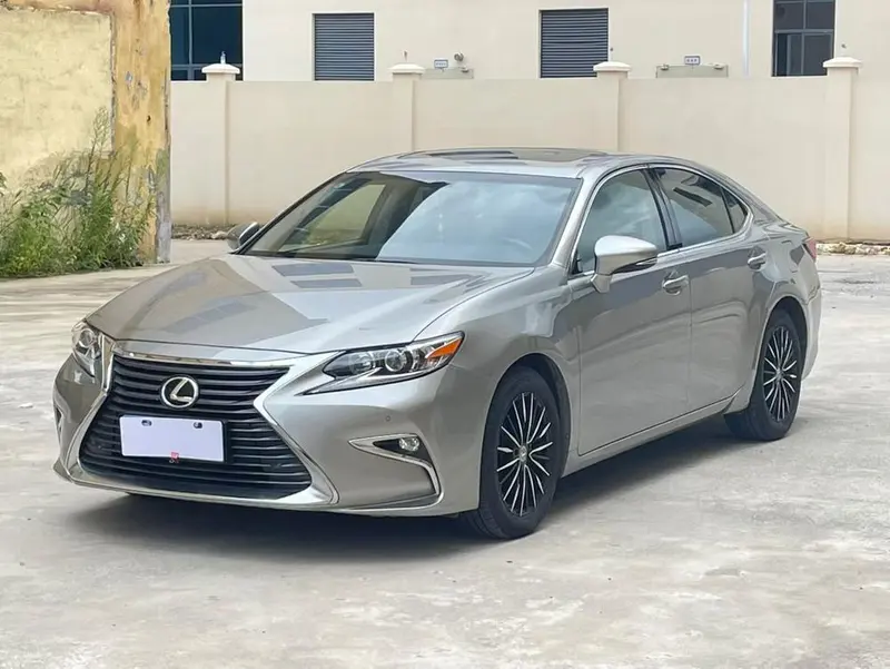 Lexus ES, 2016