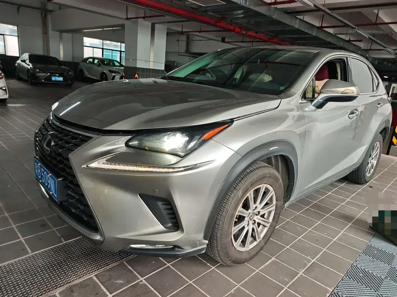 Lexus NX, 2020