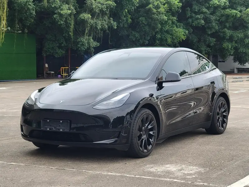 Tesla Model Y, 2022