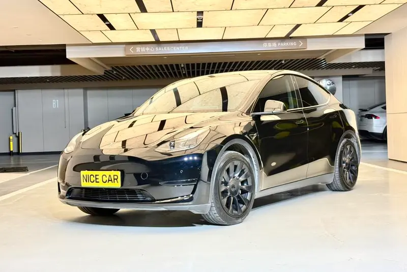 Tesla Model Y, 2022