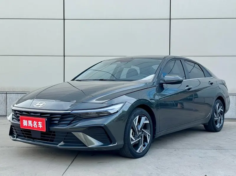 Hyundai Elantra, 2023