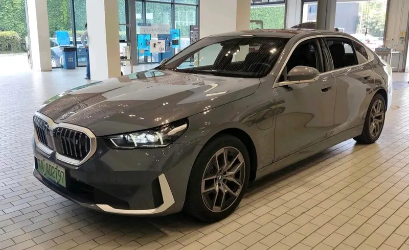 BMW i5, 2024