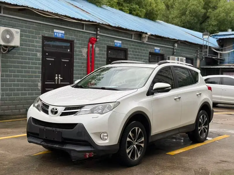 Toyota RAV4, 2015